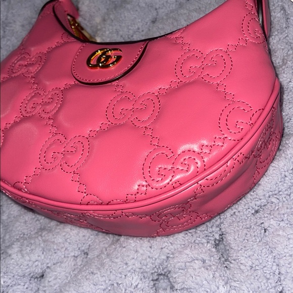 Gucci Pink Shoulder Bag with Gold Chain - Picture 5 of 8